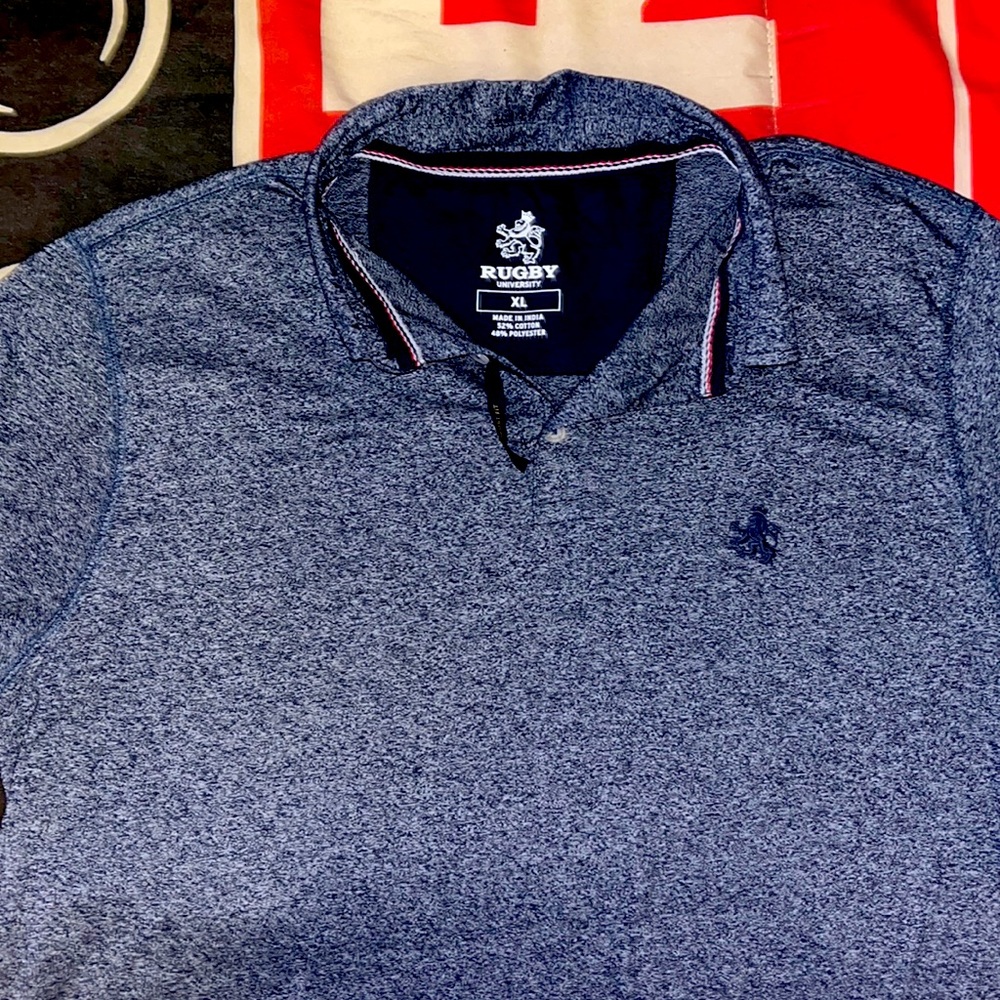 Am selling a shirt for 16$ original price 35$ it’s brand new